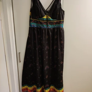 Bohemisk klänning plussoze - Jätte fin, använd vid ett tillfälle så är som ny. Kosta 900:- ny vill ha 500:-