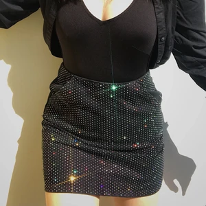 Svart glitterkjol  - Svart glitterkjol i storlek 36 (liten storlek så passar XS). Använd få gånger och i mycket gott skick 🖤