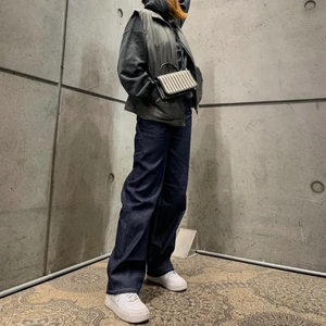 Baggy DANG Sthlm Jeans - Säljer dessa byxor från DANG Stockholm i storlek small! 72cm midja och 77cm innerbenslängd! Den ena bilden är på mig som är 172cm - de andra är från deras egen hemsida. Jättesnygga men är lite tighta för mig i midjan som brukar har storlek 38/W28❤️