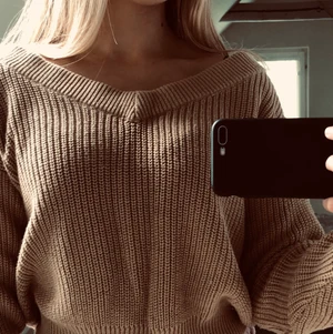 Gina tricot tröja  - Jätte fin stickad tröja från Gina! Lite ljusare brun färg som passar perfekt till hösten 🍁😍⚡️Super skön & mysig