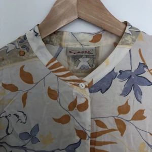 Blus - Köpt second hand. I fint skick. 