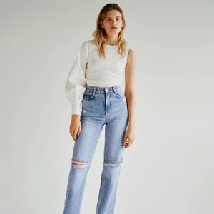 Zara ripped knee jeans - Perfect condition, 350 kr + shipping ❤️