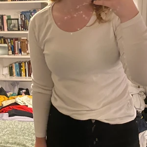Basic vit tröja - Basic vit tröja från hm! Super skön!! Storlek: large ❤️