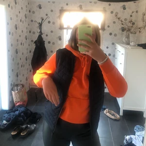 Mörkblå väst från Cubus - Mörkblå väst från Cubus som jag aldrig har använt typ. 