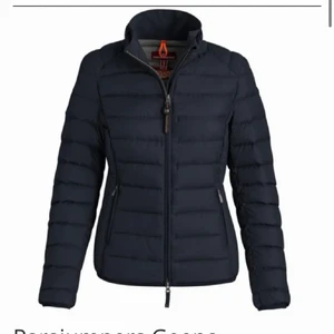 Parajumper  - Fin men finns ett litet hål på jackan, storlek S, egna bilder finns 