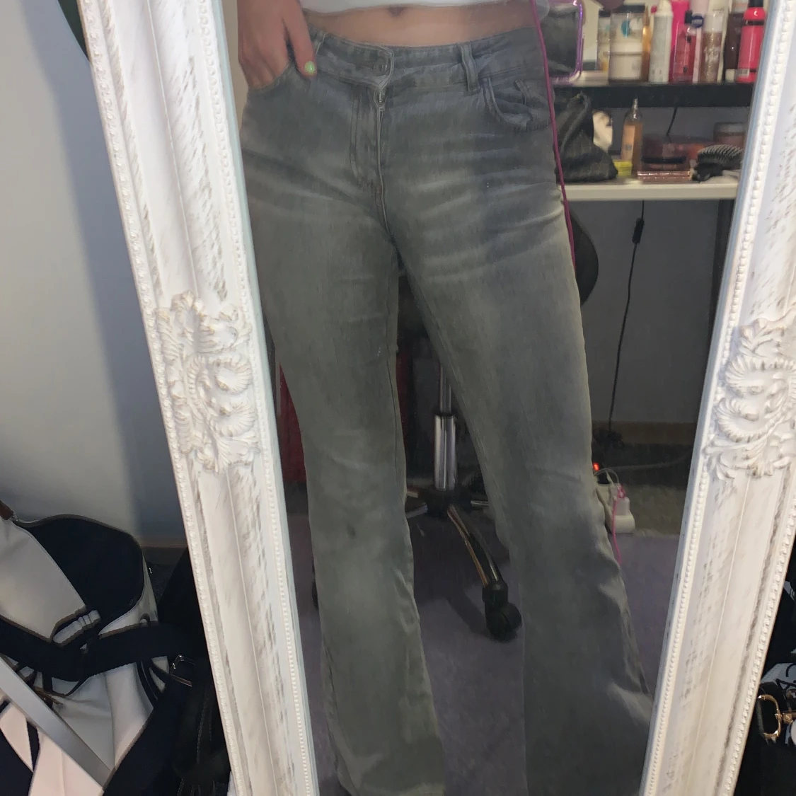 Jättefina bootcut jeans i strl S