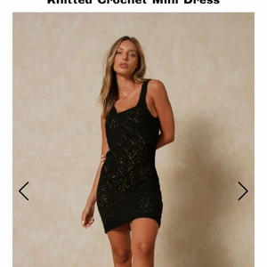 Stickad klänning från MISSPAP strl. S - En stickad svart strandklänning från misspap, storlek S. Aldrig använd. Köptes för 250kr och säljer för 100kr + frakt.