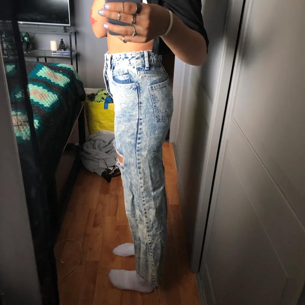 Håliga jeans . Jeans & Byxor.