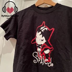 Svart t-shirt med tryck - Svart t-shirt med tryck i strl XS