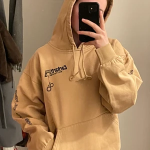 Carhartt WIP Hoodie - Carhartt WIP scramble print hoodie, aldrig använd, stor i storlek. Är 158 cm lång, oftast storlek S. Kan mötas upp och frakta (betalar ej för frakt) :))