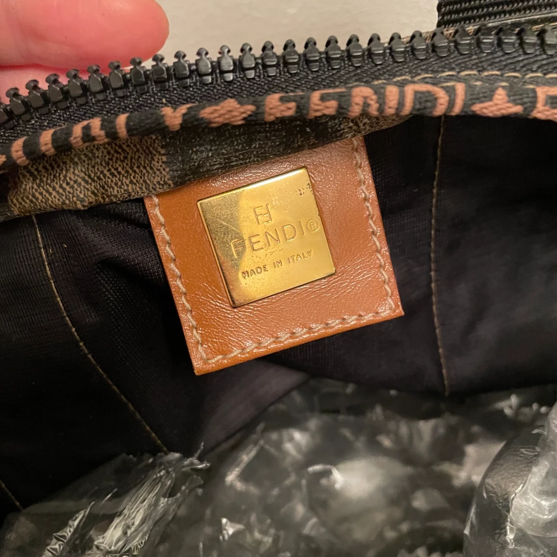 Fendi väska  - 90