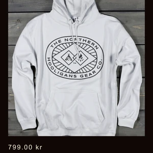 Northen Holligans hoodie - Fint skick och använd fåtal gånger , skriv för fler bilder ☺️ obs spårbar frakt ingår i priset