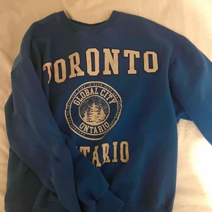 Blå sweatshirt! - Perfekt blå färg🥰