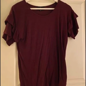 Little Remix tröja - Tröja från Little Remix i bordeux/vinrött. Storlek 14år/xs.