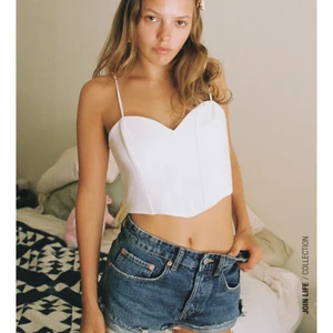 Zara - Slutsålda mid rise shorts ifrån zara. Säljer för att jag råkade beställa för stor strl. 💓 