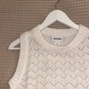 Stickad väst - En så fin väst som inte kommit till användning!