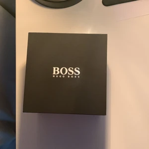 Hugo Boss klocka - Köpt från Zalando för 3450, använd fåtal gånger, kvitto finns digitalt, allt som följde med finns kvar. Fri frakt.