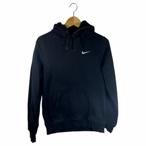 Vintage Nike Hoodie - Vintage Nike Hoodie. Storlek: M. Bra vintageskick.