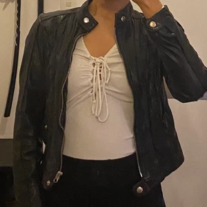 Skinnjacka  - 🌼 Storlek S så passar en 34-36, 150kr innan frakt 🌼