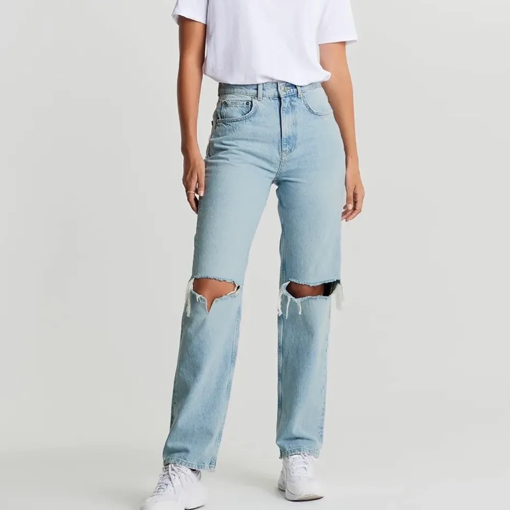 Ljusblå jeans från gina tricot i storlek 34! 💙. Jeans & Byxor.