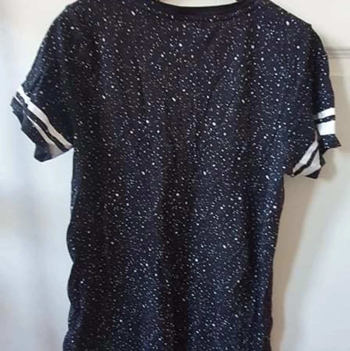 Svart t-shirt  - 90
