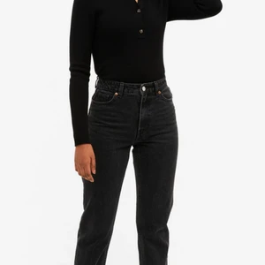 Straight jeans från Monki   - Superfina straight jeans från monki, oanvända och prislapp kvar då de tyvärr var alldeles för stora för mig. Nypris 400 + frakt 