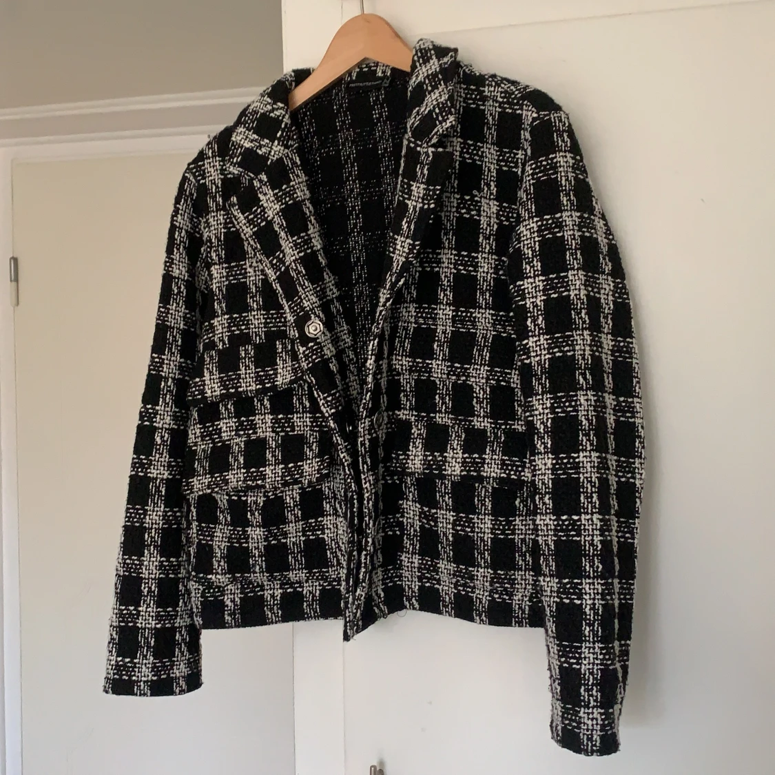 Svartvit jacka/kavaj - 90