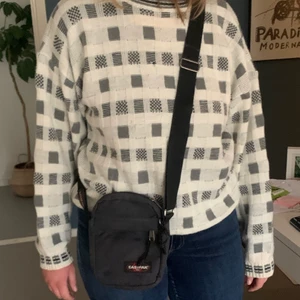 Eastpak väska  - Jättefin eastpak väska. 