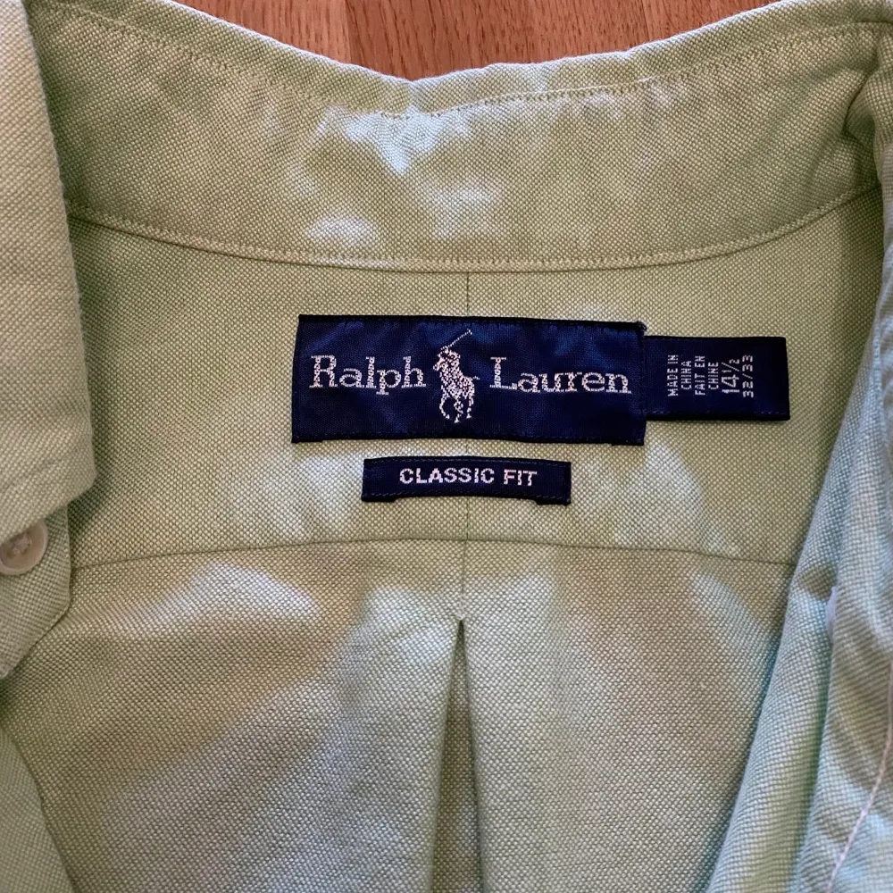 Ljusgrön Ralph Lauren skjorta i herrmodell. Classic fit. Storlek EU 37 (S), USA/UK 14,5. Fint skick.. Skjortor.