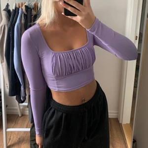 Lila topp - Lila oanvänd topp från SHEIN i storlek S🤍