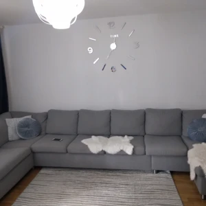 Soffor - Säljer mina divansoffor och fotölja. Har använt dem bara i några månader. Säljer dem pågrund av flytt. Dem är helt nya . Diskuterar om priset i pm