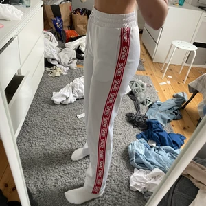 Svea byxor  - Snygga ”mjukisbyxor” från Svea fräscha 