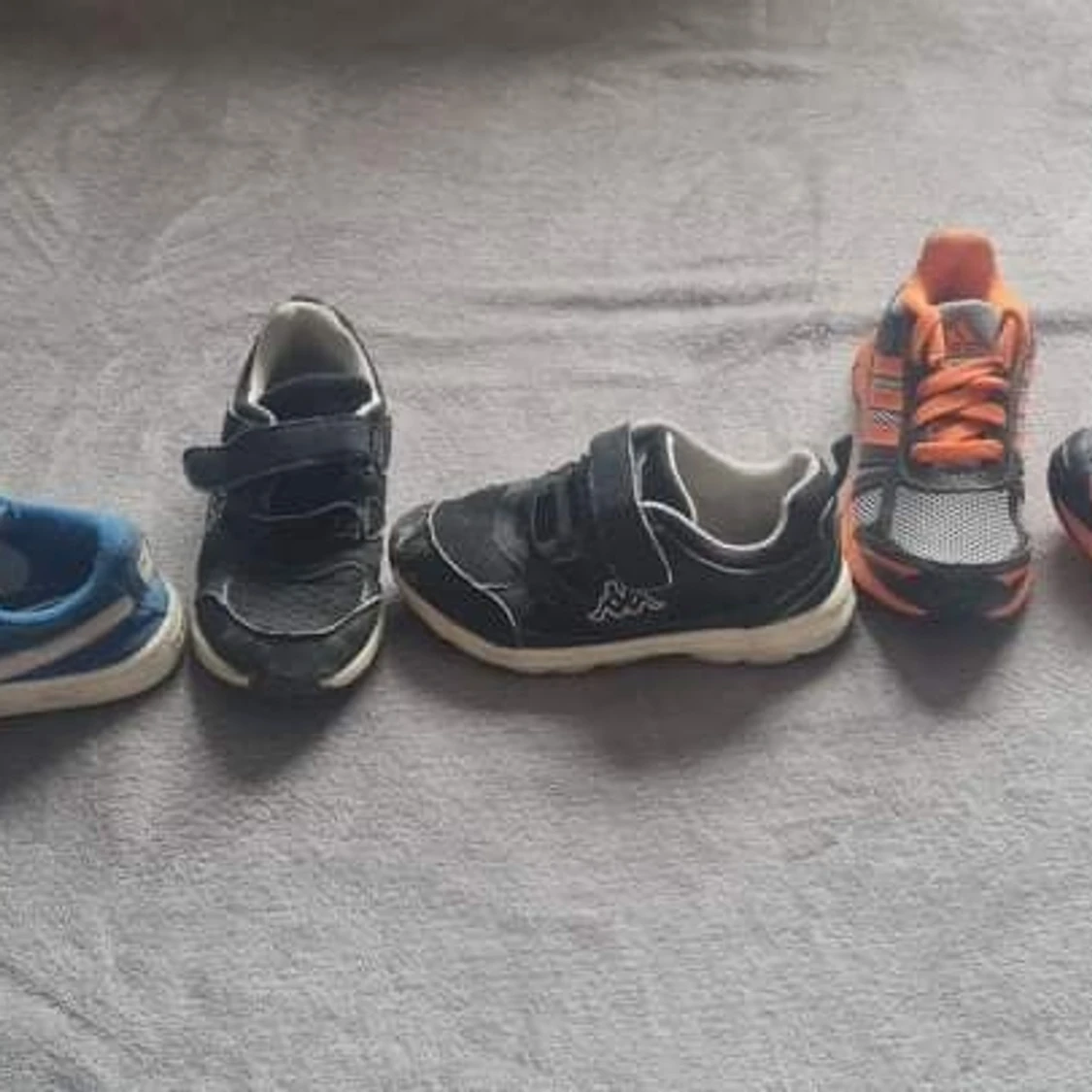 Barnskor strl 20-29 50kr/st - 90