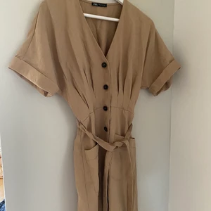 Klänning  - ✨ frakt inräknat i priset