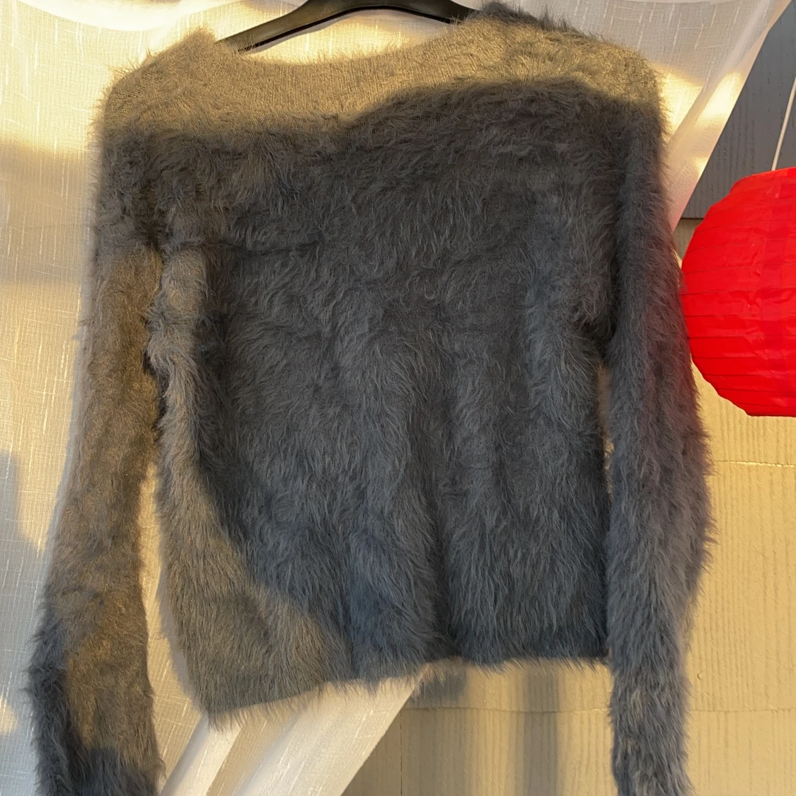 Grå fluffig tjocktröja  - 90