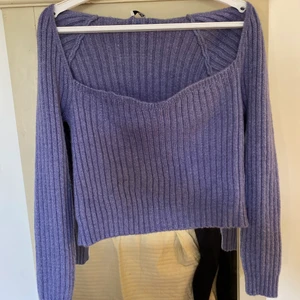 Stickad tröja nakd storlek M  - Helt ny aldrig använd stickad tröja från nakd. Storlek M. 