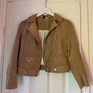Knappt använd jacka, 34 - Knappt använd jacka från H&M