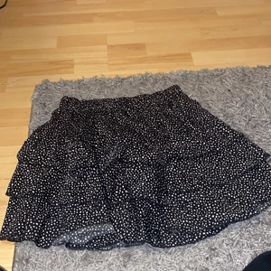 Kjol storlek S - Jätte skön och fin kjol, använd ett fåtal gånger 