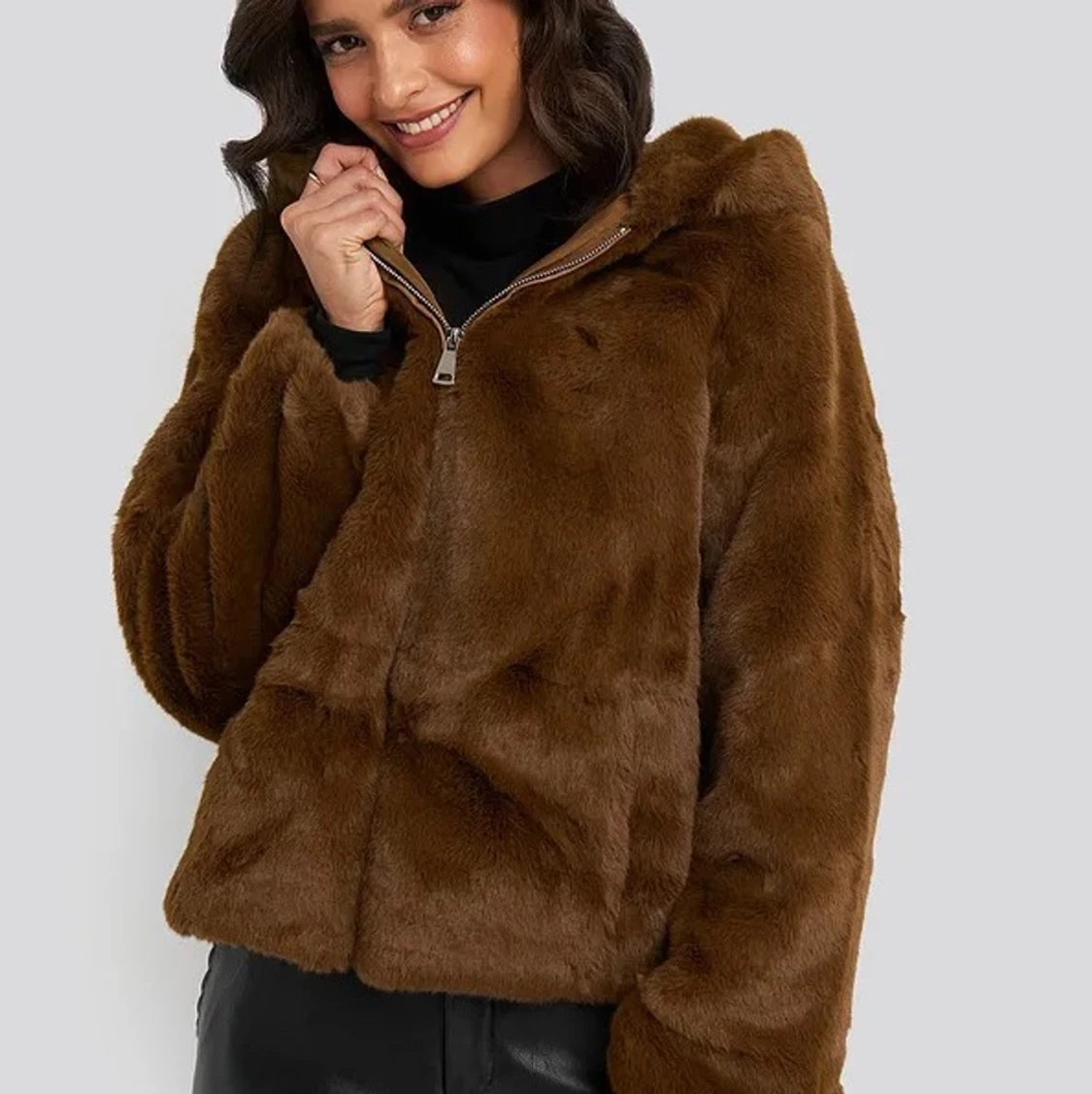 Brun fluffjacka