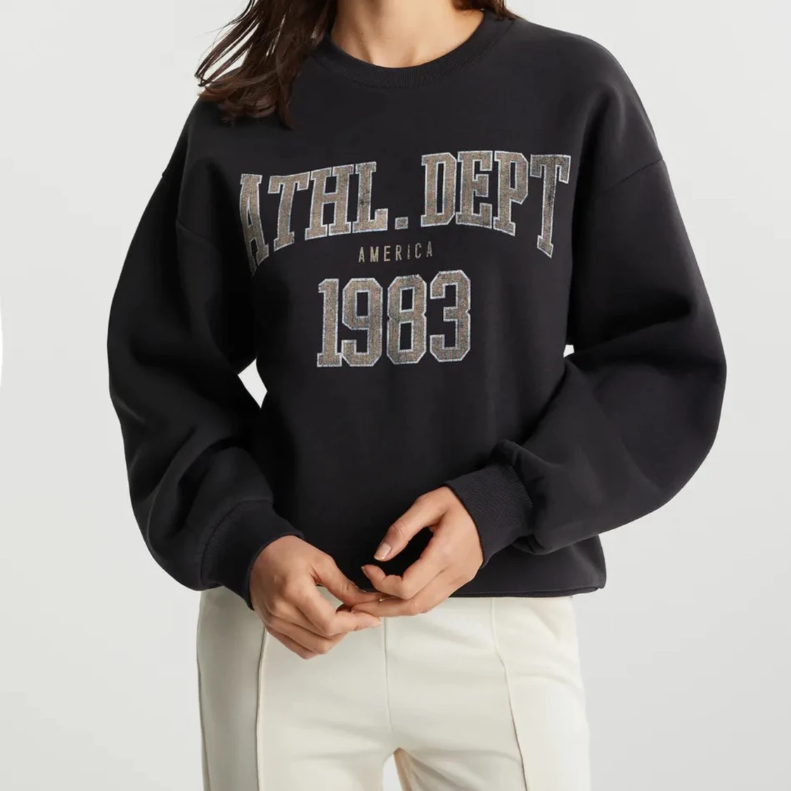 Säljer sweatshirt från ginatricot