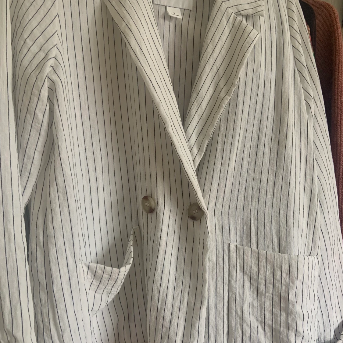 Superfin blazer i linneliknande material - 90