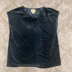 Holly&Whyte topp - Snygg topp i silkesaktigt meterial 