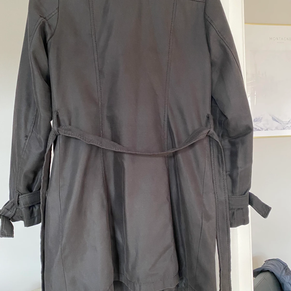 Svart trenchcoat  - 90