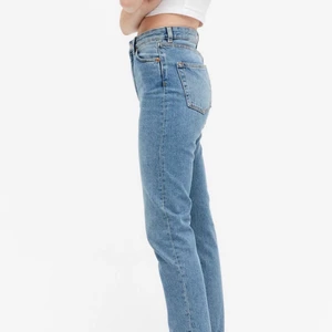 Blå jeans från Monki i stl 29 👖 - Använda men i bra skick, modell ”Kimomo”