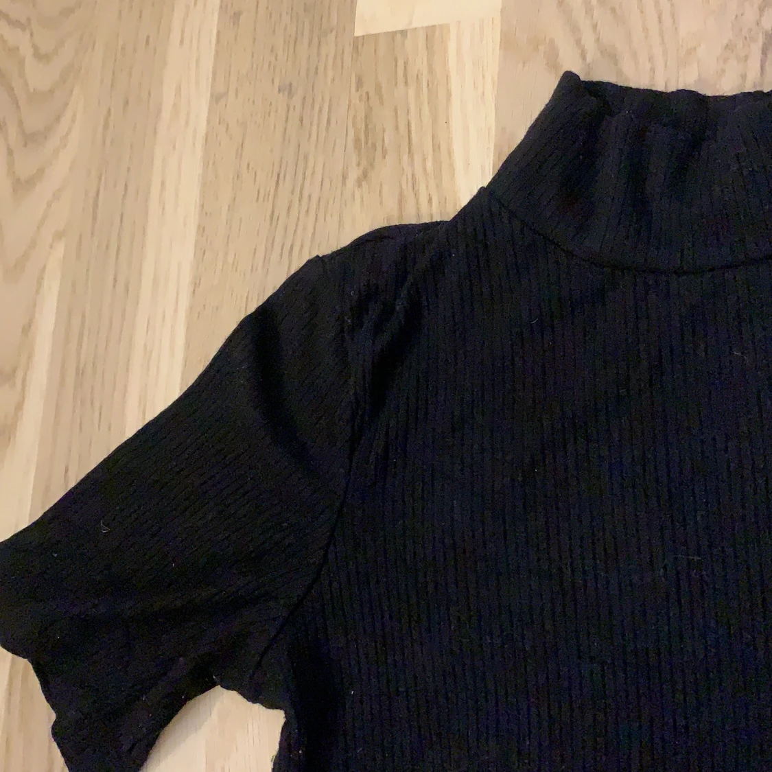 Svart tröja  - 90