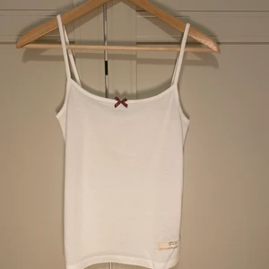 Odd Molly linne - Ett vitt odd Molly linne, användt några gånger. 