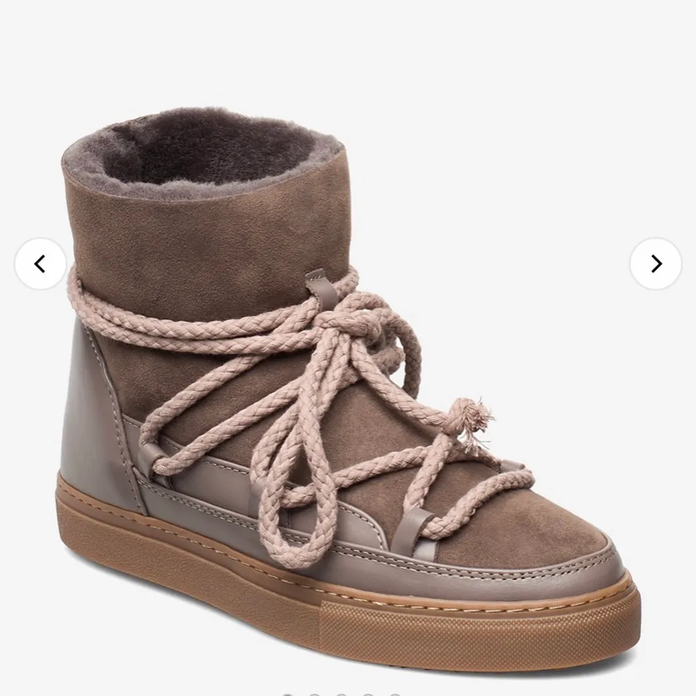 Intressekoll på mina superfina populära inuikii skor. Perfekta för vintern och dom är i superbra skick. Köptes i vintras och väldigt varsamt använda. (Säljer endast vid bra bud)❤️. Skor.