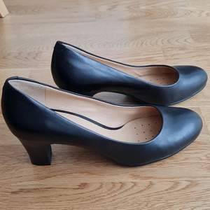 classic and comfortable pumps from Geox. In perfect condition 