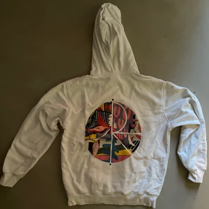 Polar hoodie - En riktigt snygg vit polar hoodie. Storlek S. 