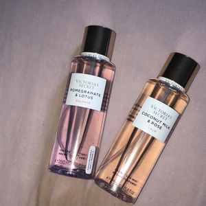 Victoria Secret parfymer - Köpte dessa två parfymer för 300kr för 2 dagar sen. De luktar verkligen gott och är helt oöppnade.  Så därför säljer jag fortfarande de för 300kr❤️  